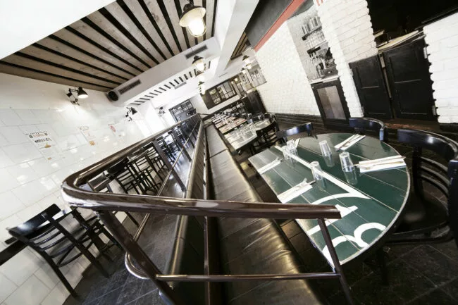 Portofluviale - I tavoli pizzeria portofluviale