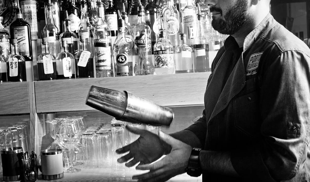 Portofluviale - Barman miscelazione banco portofluviale